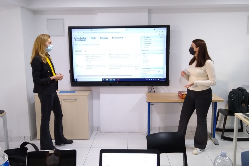 Let's walk together to Malta...